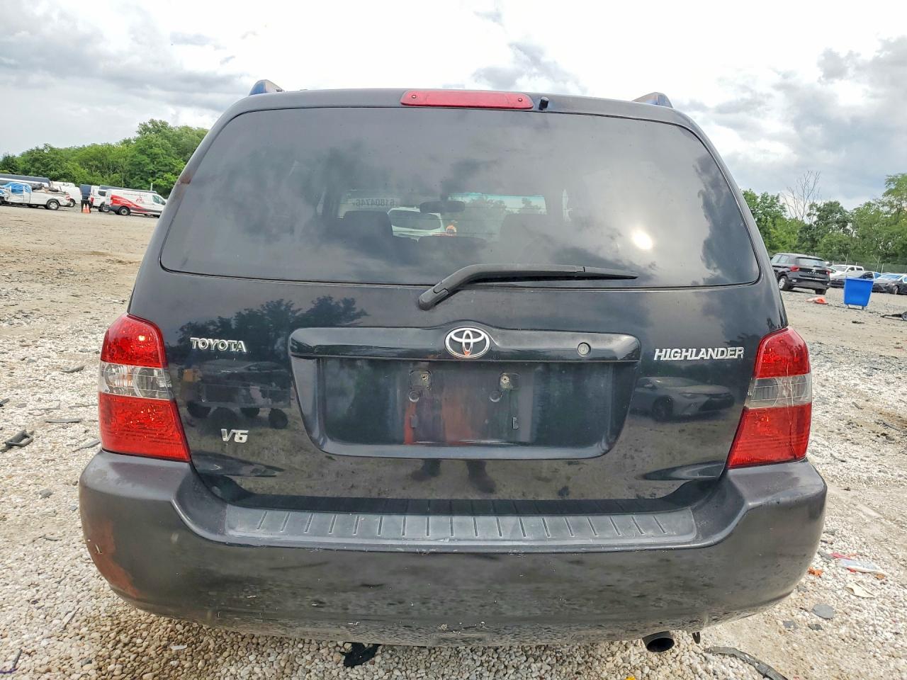 2005 Toyota Highlander Base Black vin: JTEDP21A750082019