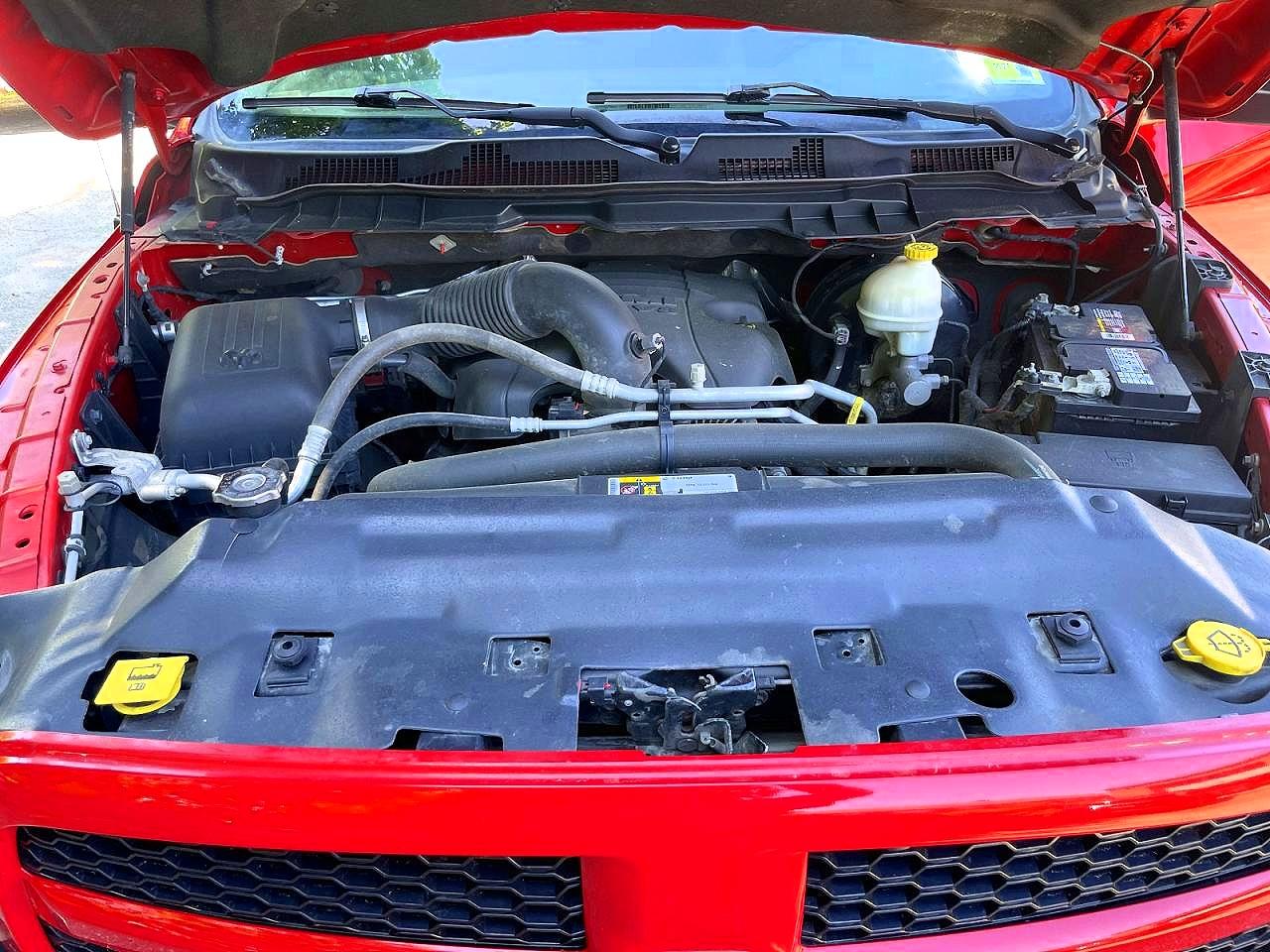 2016 Ram 1500 St Red vin: 1C6RR7FT4GS123183