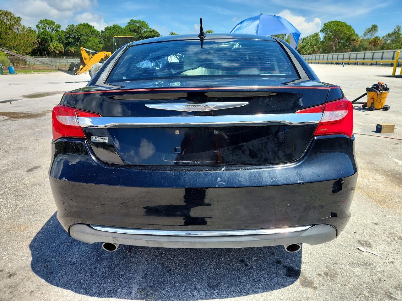 2013 Chrysler 200 Touring Black vin: 1C3CCBBG6DN746864