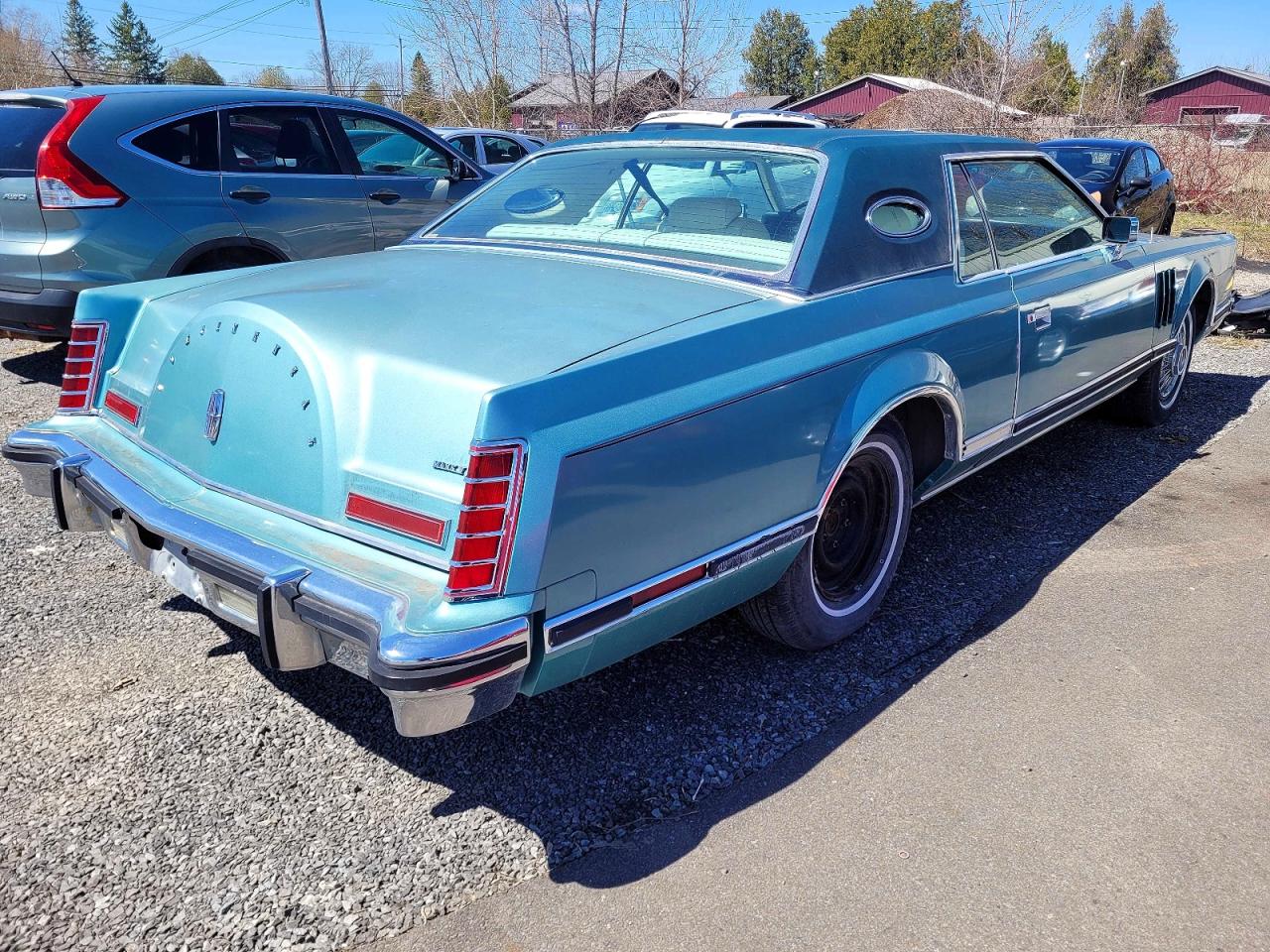 1979 Lincoln Continental Signature Teal vin: 9Y895759997