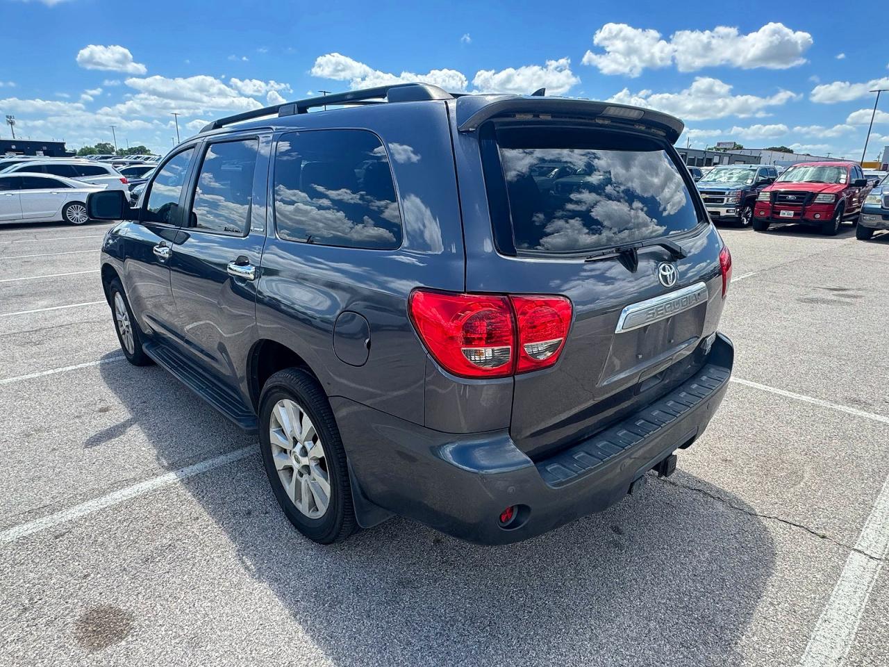 2012 Toyota Sequoia Platinum Gray vin: 5TDDW5G11CS071124