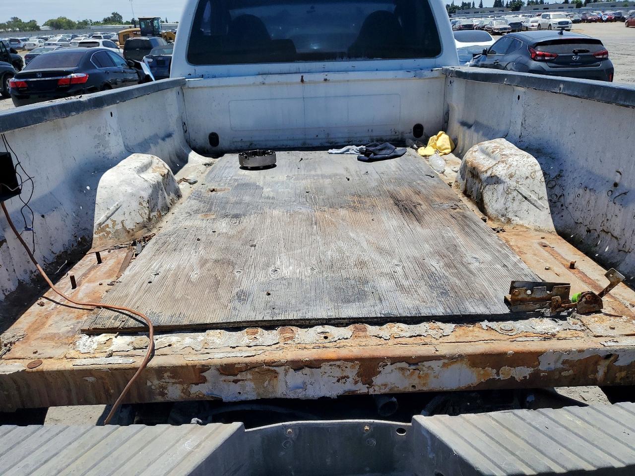 2008 Ford F250 Super Duty White vin: 1FTNF20528ED80386