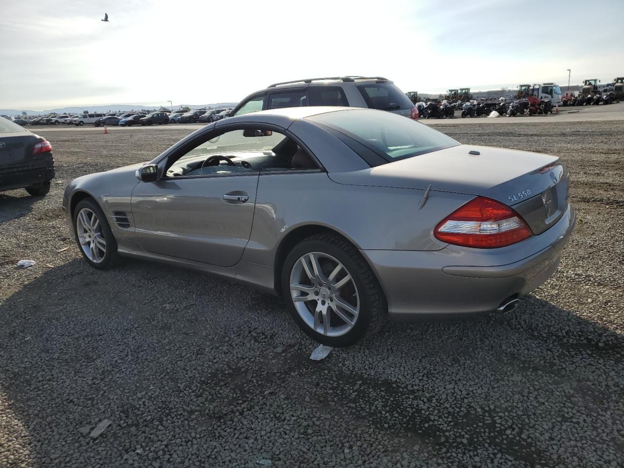 2007 Mercedes-benz Sl 550 Silver vin: WDBSK71F47F118475