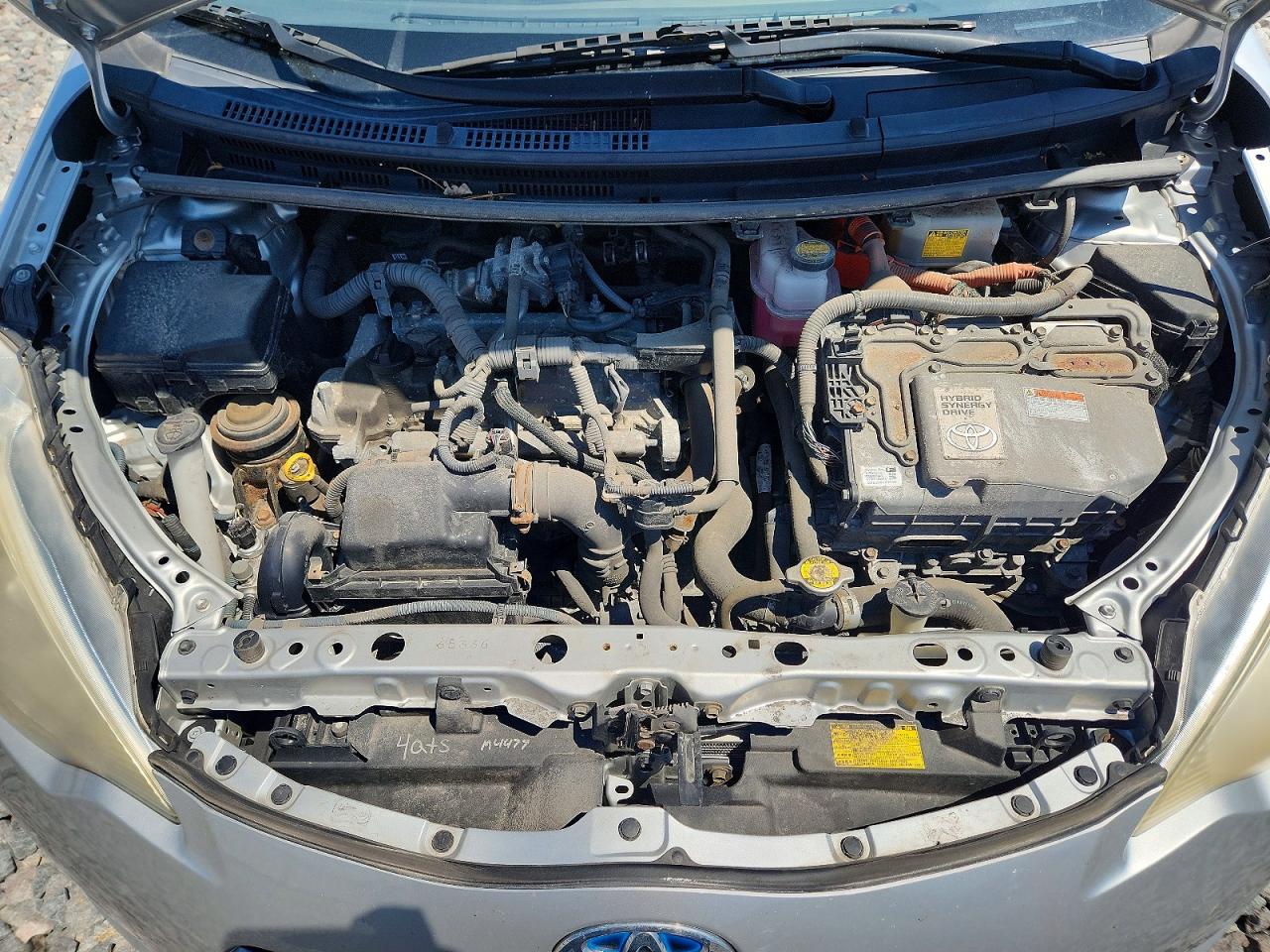 2012 Toyota Prius C Two Серебряный vin: JTDKDTB3XC1511168