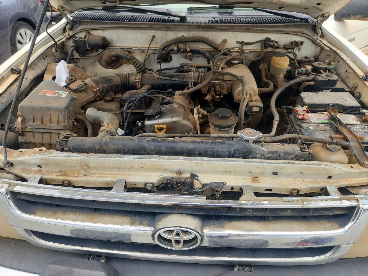2000 Toyota Tacoma Base White vin: 4TANL42NXYZ590367