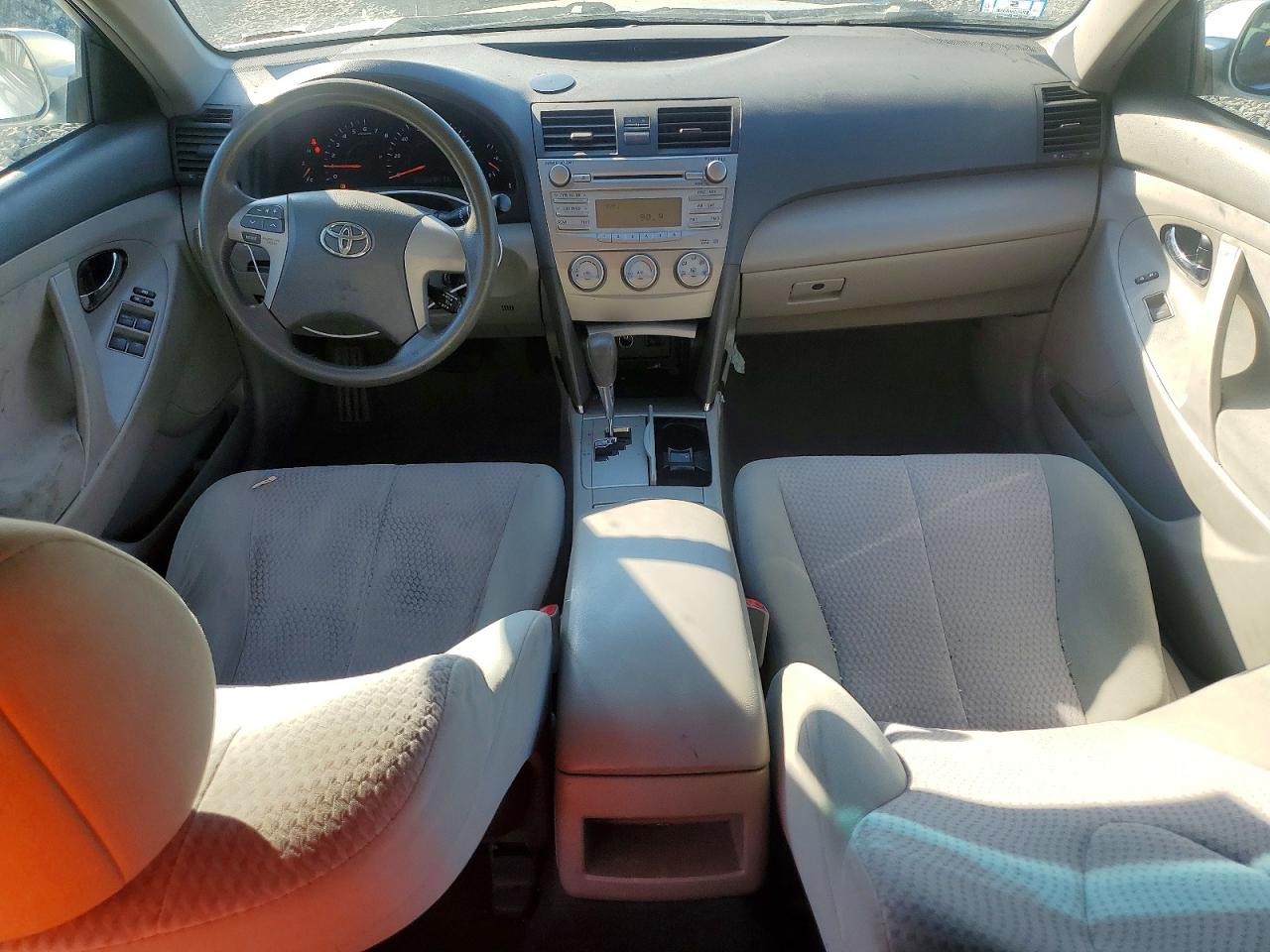 2011 Toyota Camry Le Серебряный vin: 4T4BF3EK2BR156170