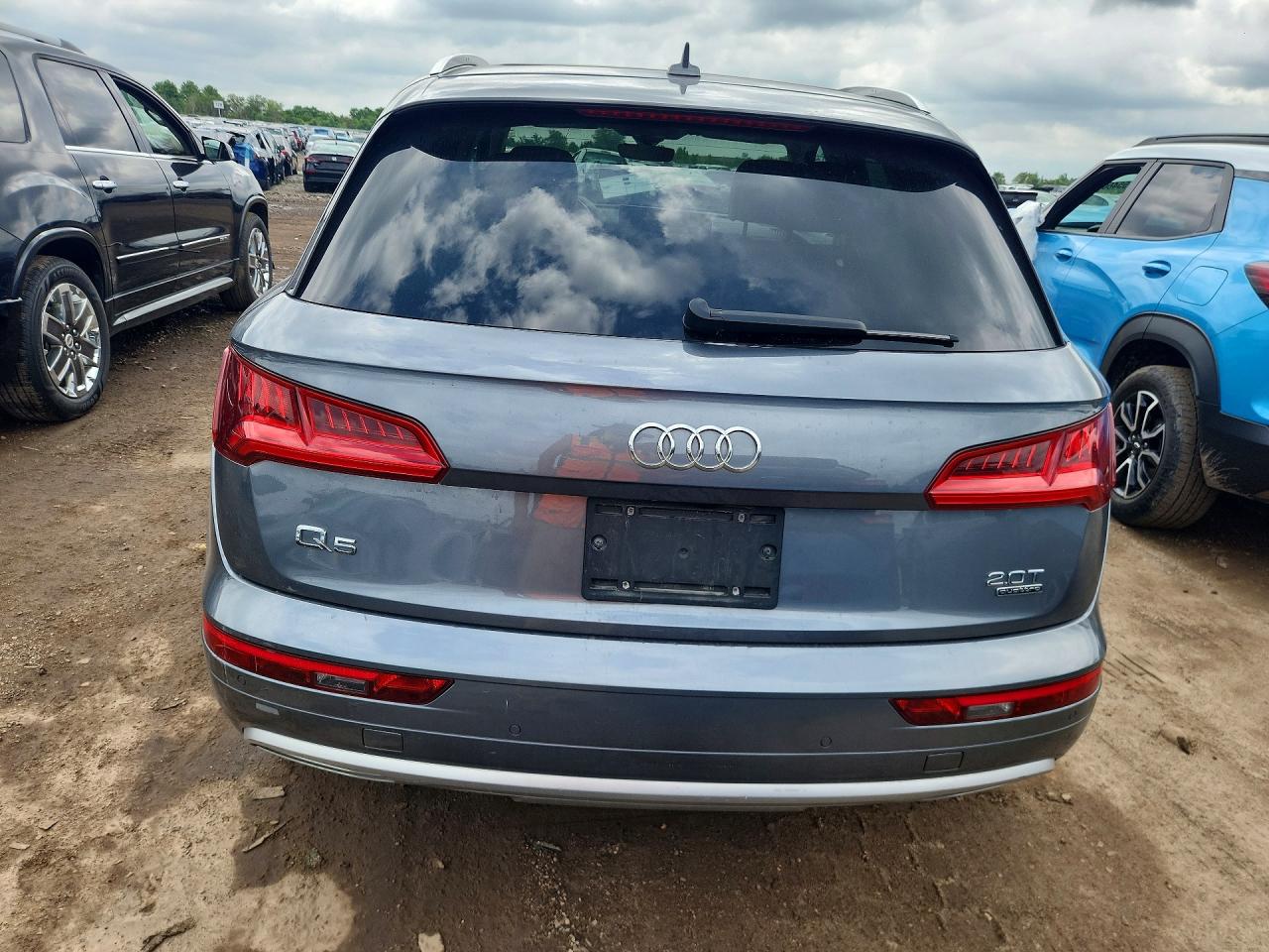 2018 Audi Q5 Premium Plus Серый vin: WA1BNAFY9J2142036
