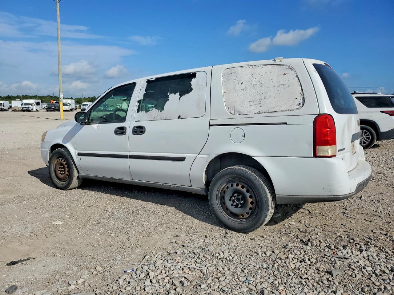 2008 Chevrolet Uplander Incomplete White vin: 1GBDV13W68D116420