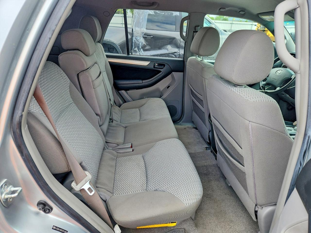 2007 Toyota 4runner Sr5 Silver vin: JTEBU14RX70118820