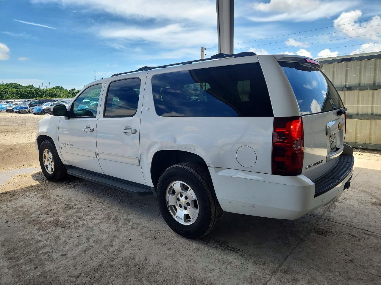 2012 Chevrolet Suburban C1500 Lt White vin: 1GNSCJE04CR202300