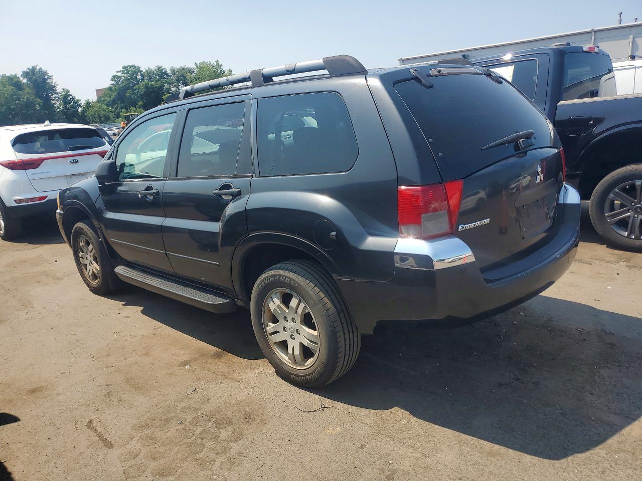 2004 Mitsubishi Endeavor Ls Black vin: 4A4MN21S84E105126
