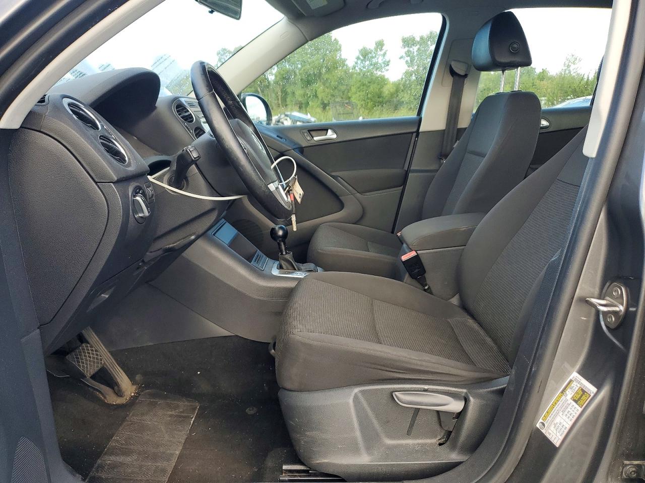 2014 Volkswagen Tiguan S Gray vin: WVGAV3AX8EW541087