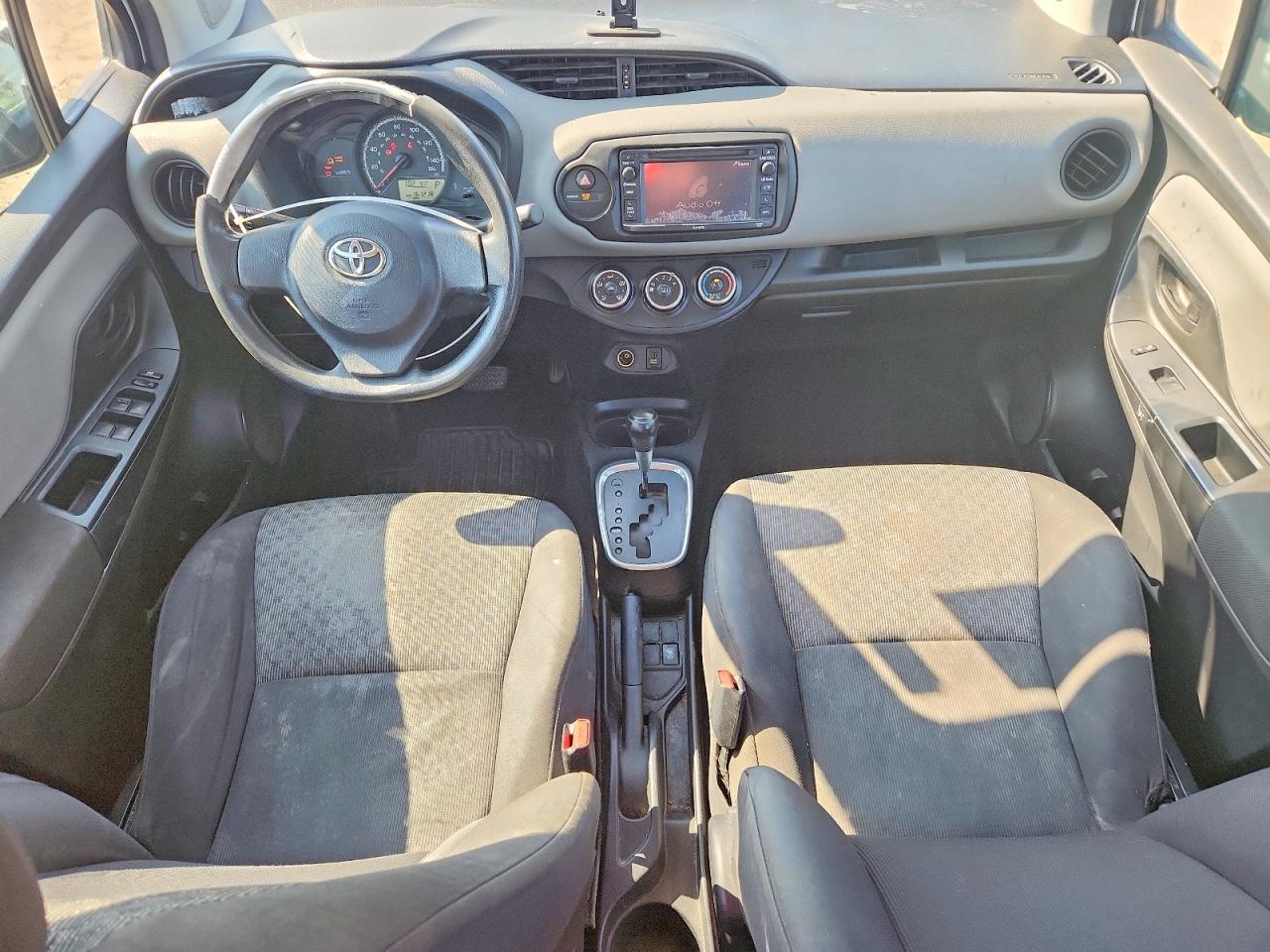2015 Toyota Yaris 5-door L White vin: VNKKTUD33FA023827