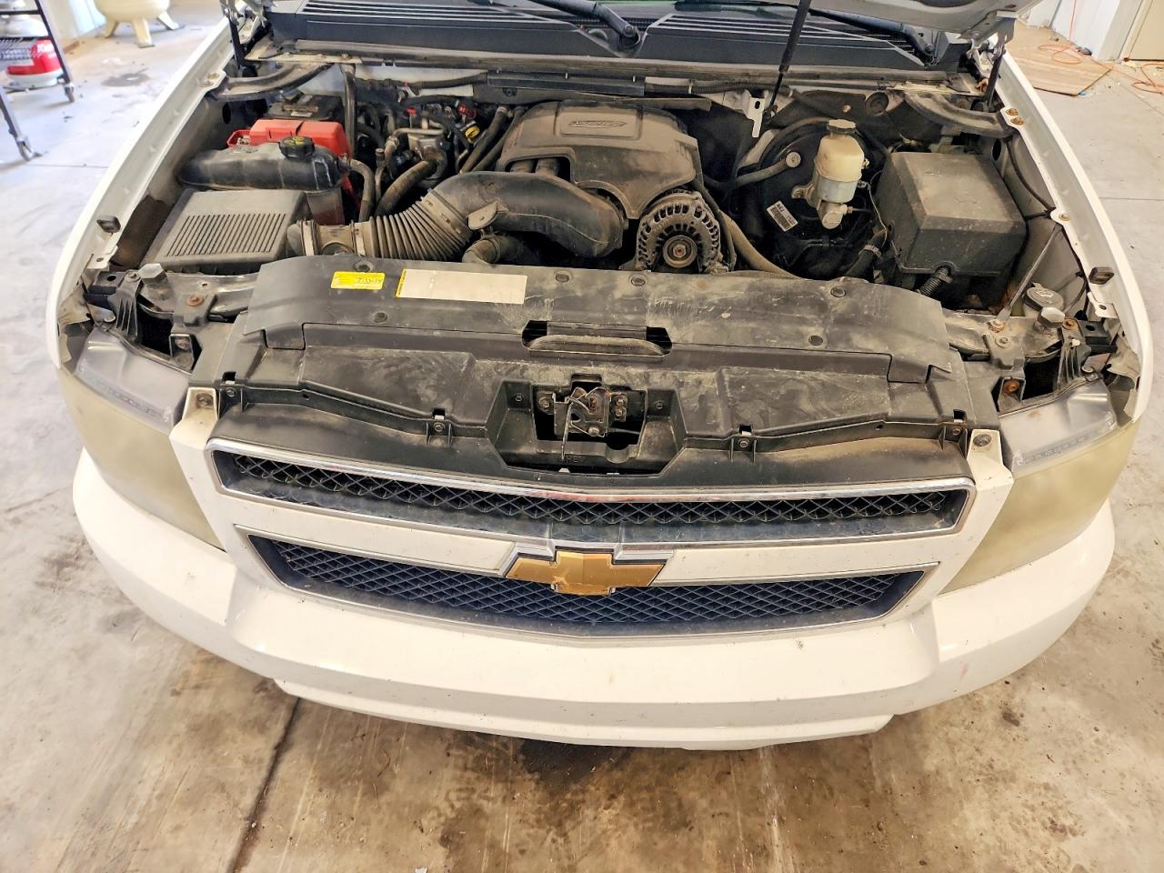 2007 Chevrolet Tahoe K1500 White vin: 1GNFK130X7J138520