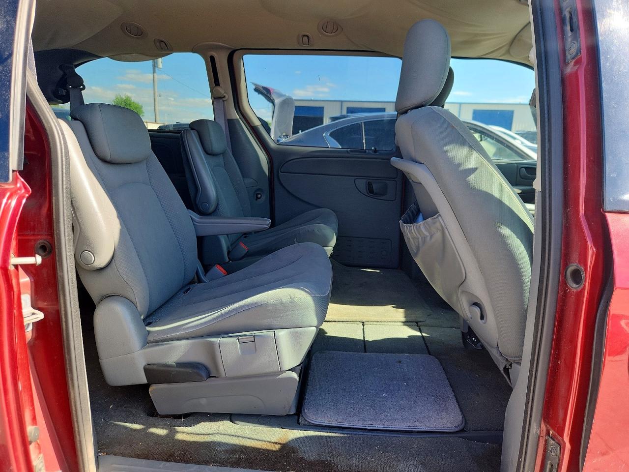 2007 Chrysler Town & Country Lx Red vin: 2A4GP44R87R340436