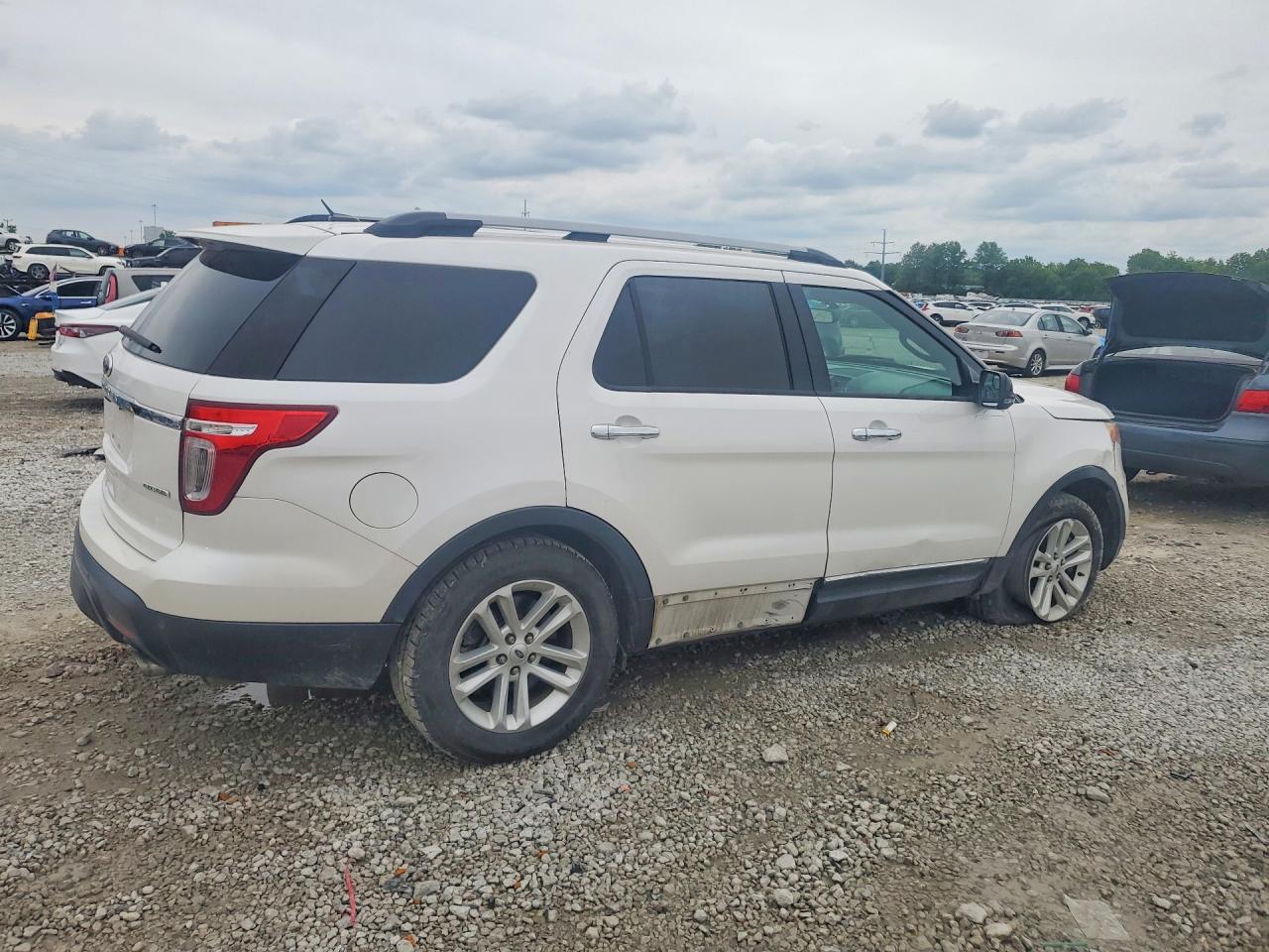 2014 Ford Explorer Xlt White vin: 1FM5K7D82EGA53477
