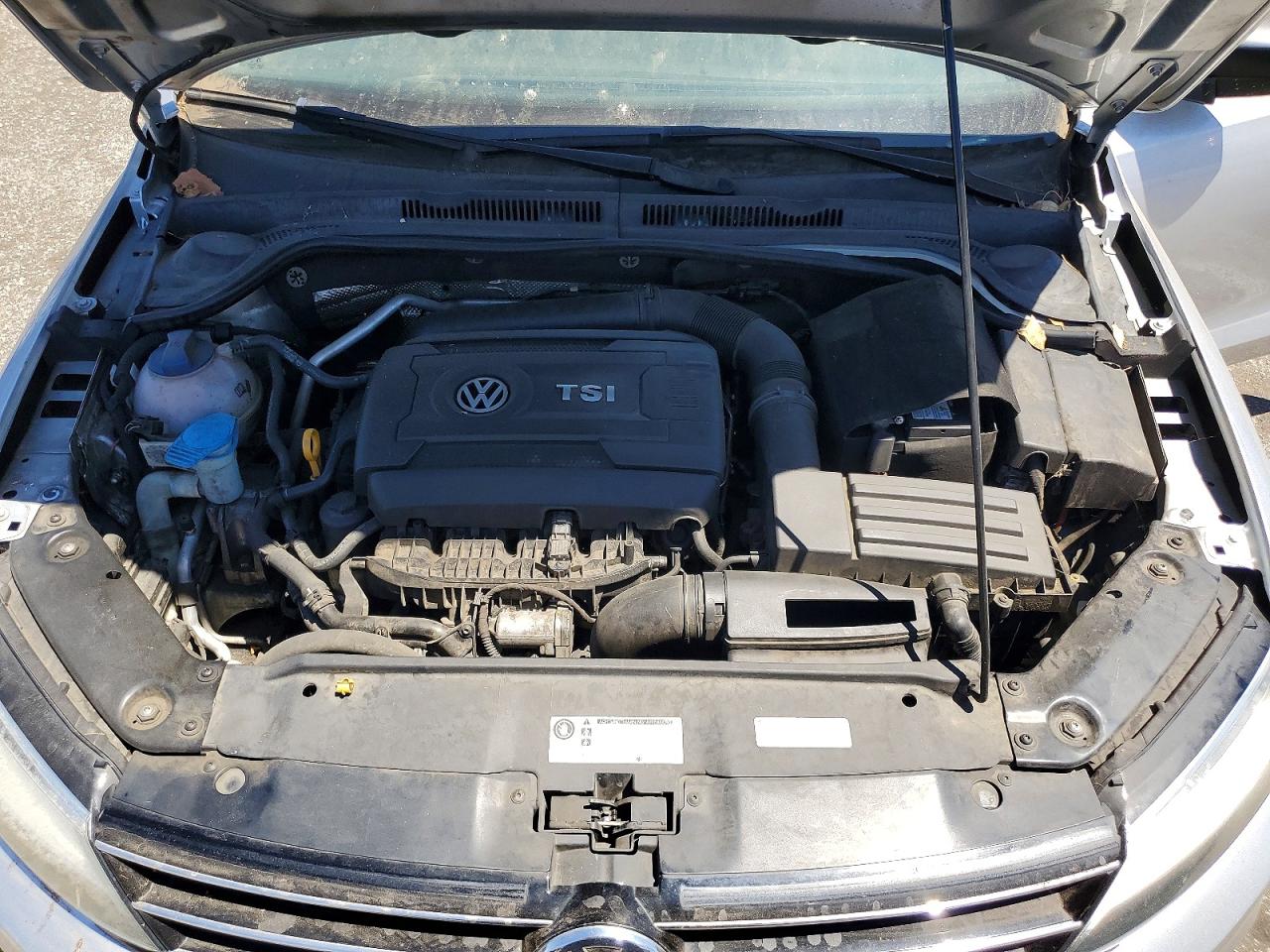 2015 Volkswagen Jetta Se Silver vin: 3VWD17AJ4FM335070