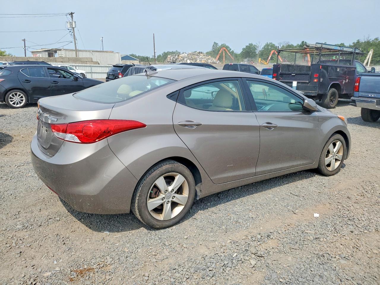 2013 Hyundai Elantra Gls Beige vin: 5NPDH4AE1DH156889