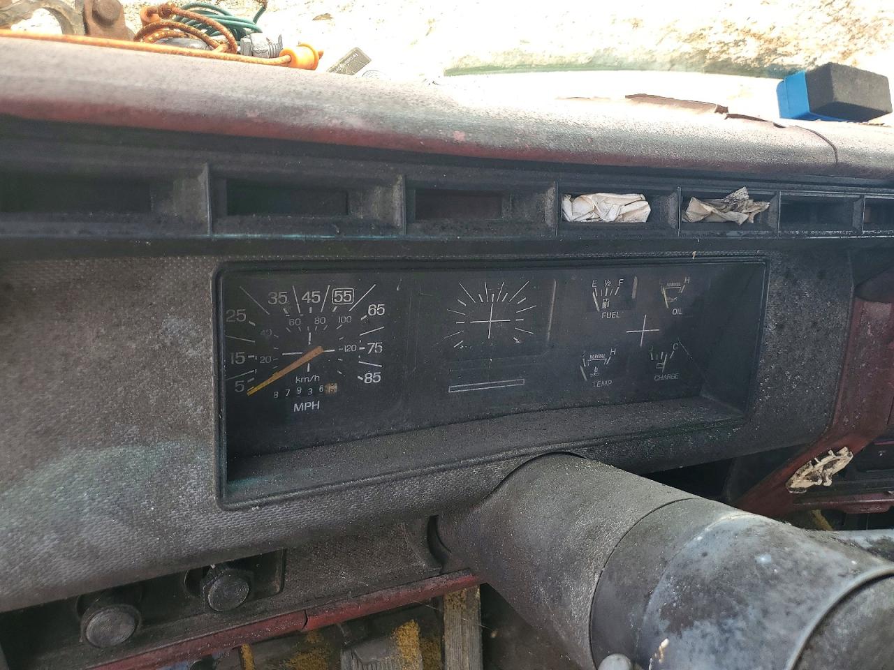 1988 Ford F350 Red vin: 1FTDF15Y8JNA95075