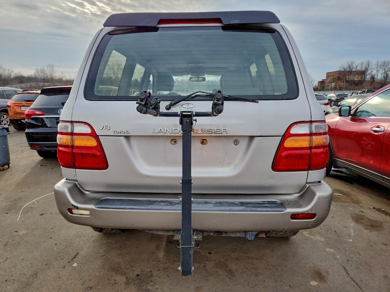 2002 Toyota Land Cruiser Silver vin: JTEHT05J322019981