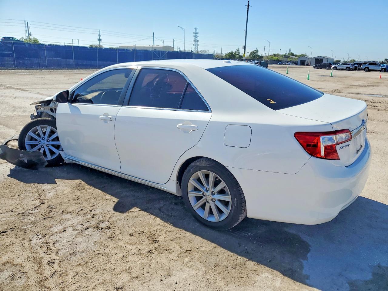 2014 Toyota Camry Xle White vin: 4T4BF1FK1ER345433