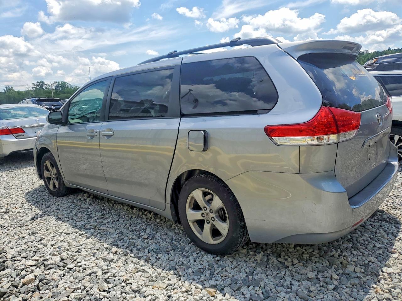 2012 Toyota Sienna Le Silver vin: 5TDKK3DC2CS179846