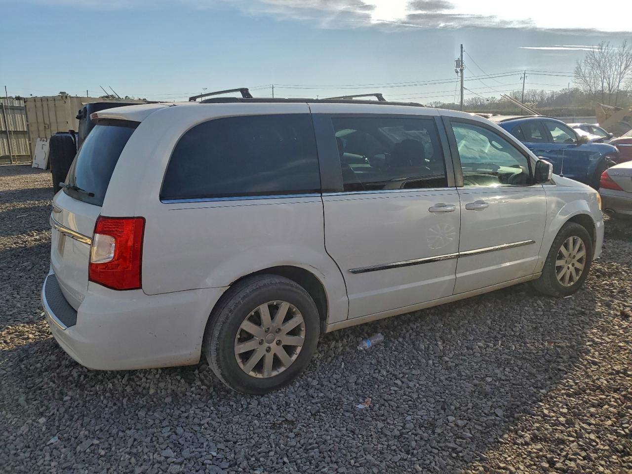 2014 Chrysler Town & Country Touring White vin: 2C4RC1BG9ER383495