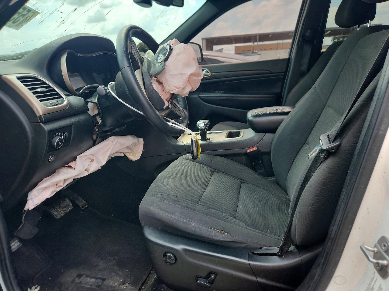 2015 Jeep Grand Cherokee Laredo White vin: 1C4RJEAG2FC727905