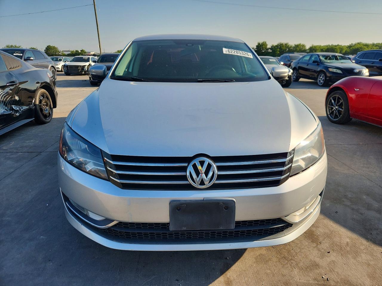 2015 Volkswagen Passat S Серебряный vin: 1VWAS7A35FC120140