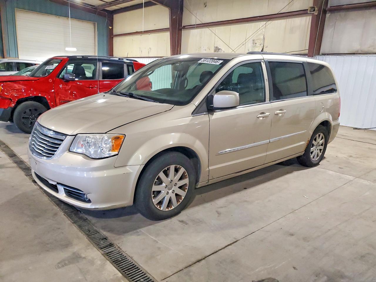 2013 Chrysler Town & Country Touring Beige vin: 2C4RC1BG4DR641565