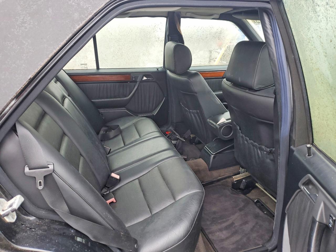 1995 Mercedes-benz E 320 Base Black vin: WDBEA32E7SC271828