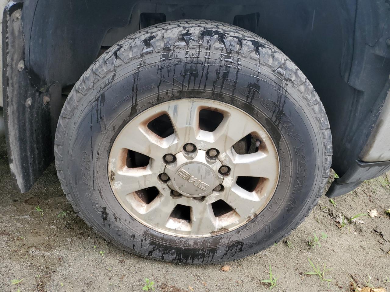 2011 Gmc Sierra K3500 Sle Gray vin: 1GT423CG3BF237183 Damage: Right Front Wheel, Curb Rash, > 12 Inches