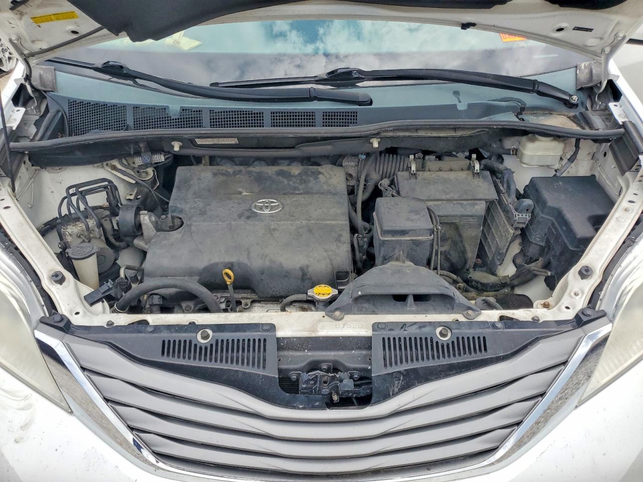 2012 Toyota Sienna Xle 8-passenger Белый vin: 5TDYK3DC8CS279248