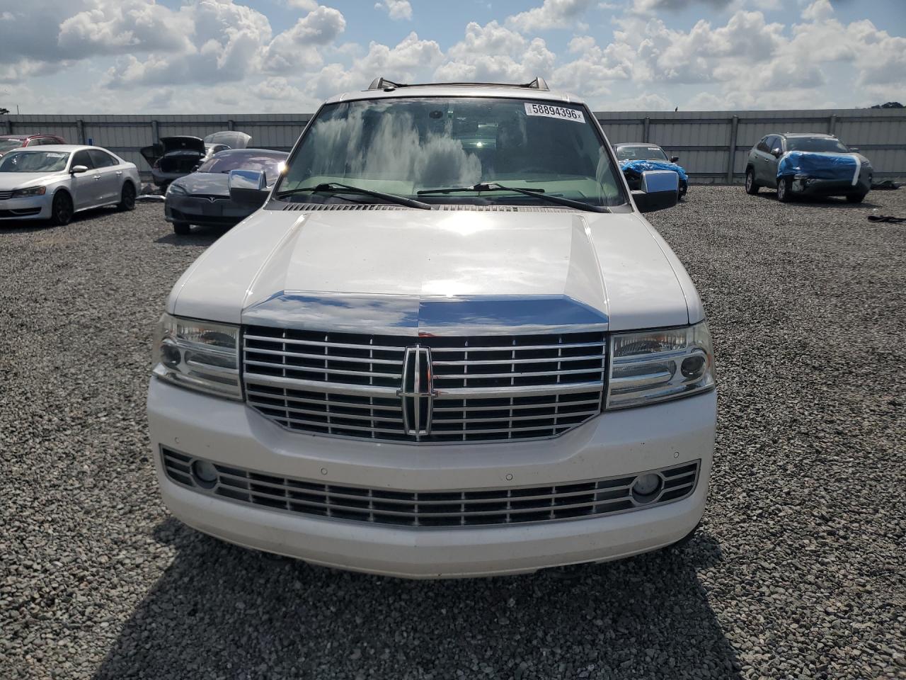 2009 Lincoln Navigator Белый vin: 5LMFU285X9EJ01470