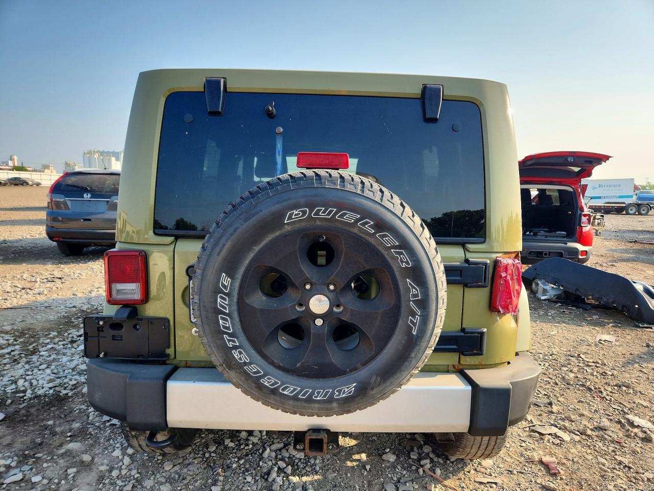 2013 Jeep Wrangler Unlimited Sahara Green vin: 1C4BJWEG5DL602993