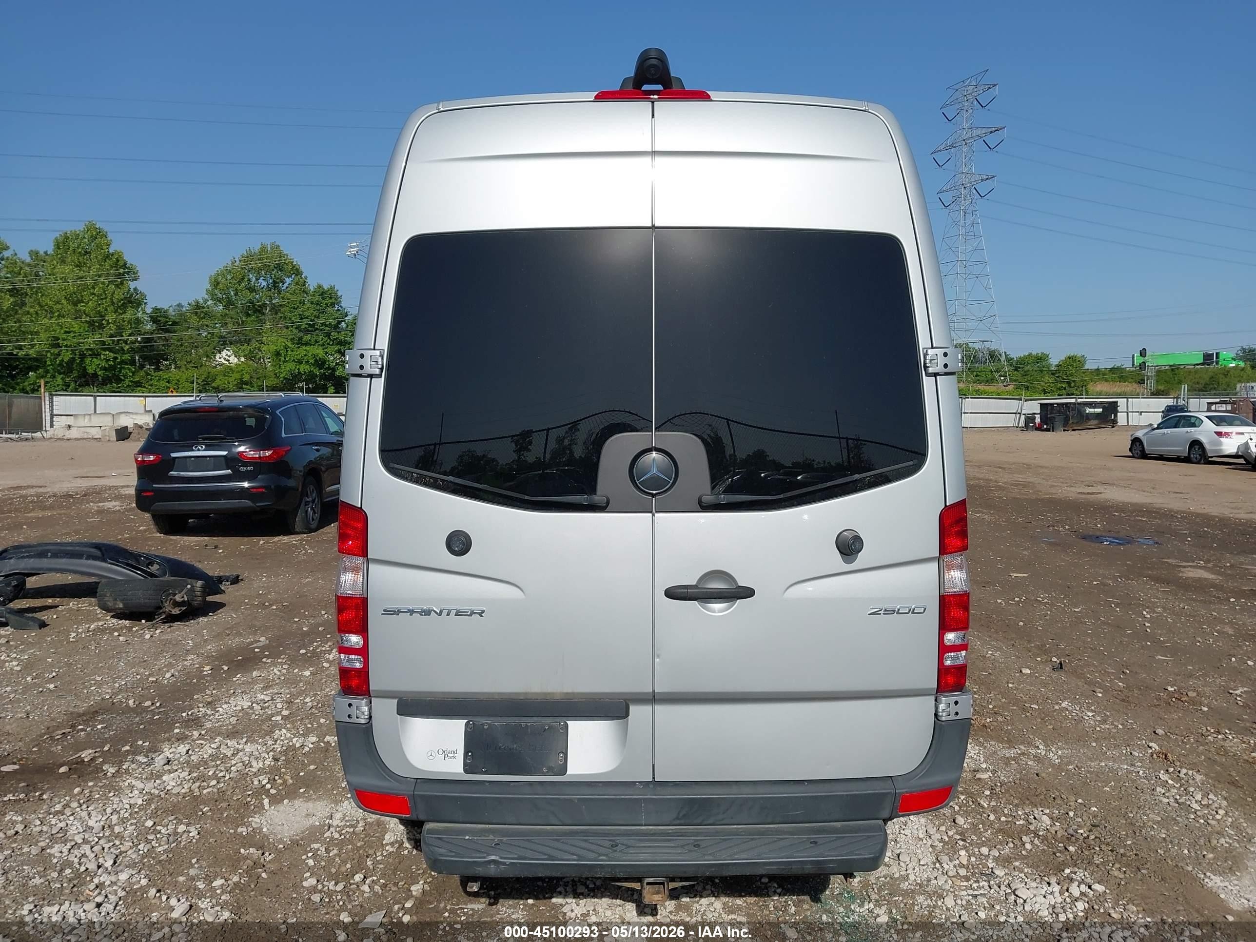 2018 Mercedes-benz Sprinter 2500 Standard Roof V6 Серебряный vin: 8BRPE7CD0JE158963