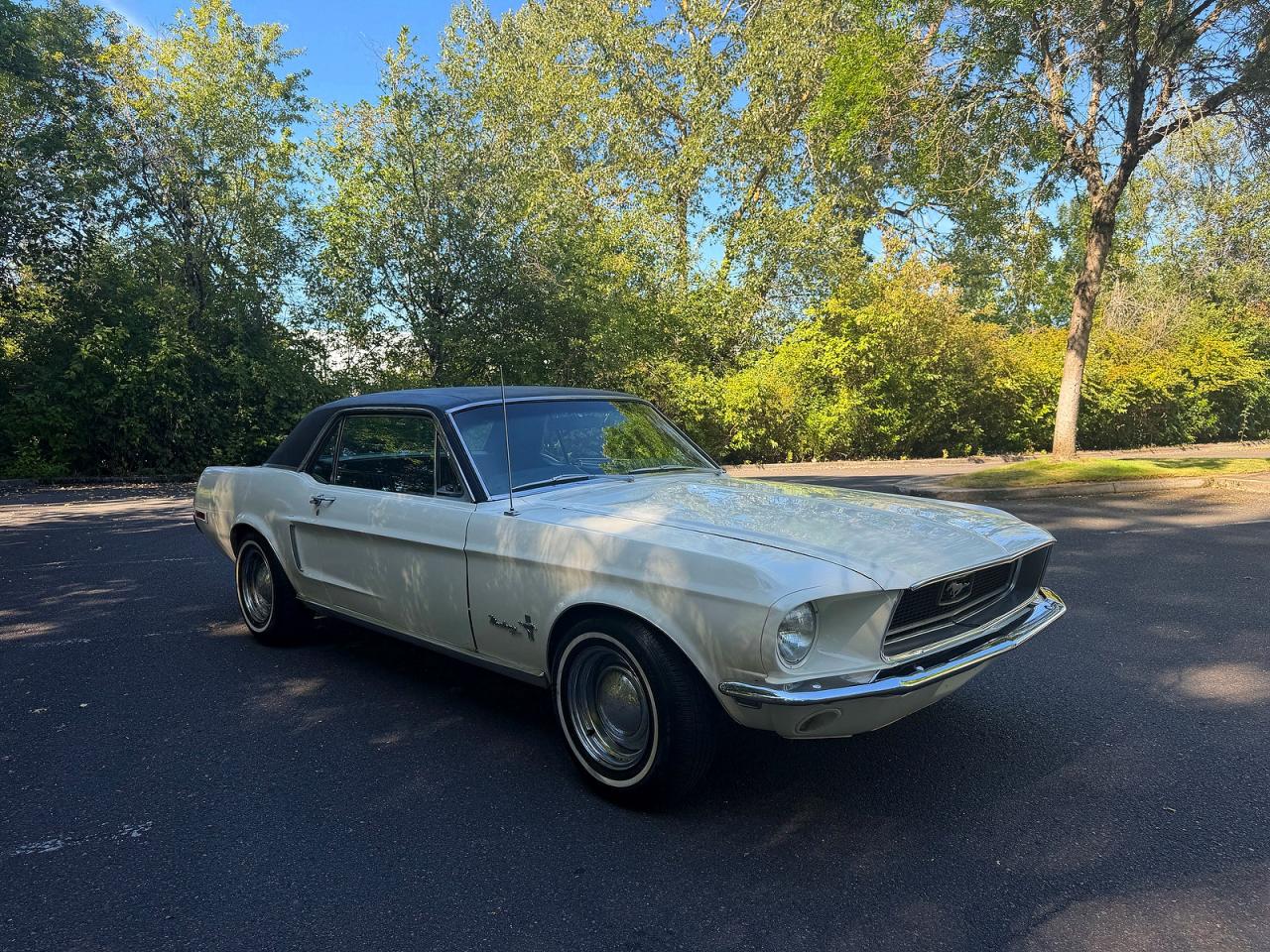 1968 Ford Mustang 2d Two Tone vin: 8R01C108819