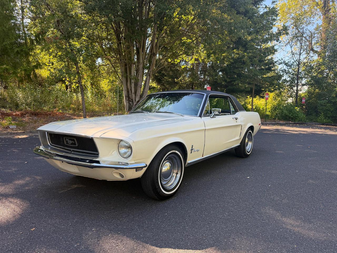 1968 Ford Mustang 2d Two Tone vin: 8R01C108819