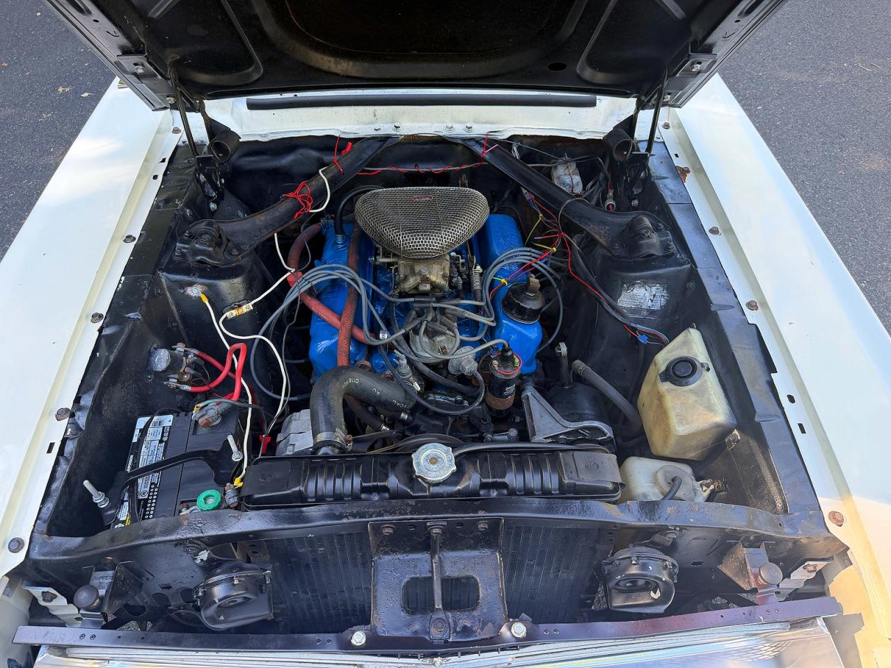 1968 Ford Mustang 2d Two Tone vin: 8R01C108819