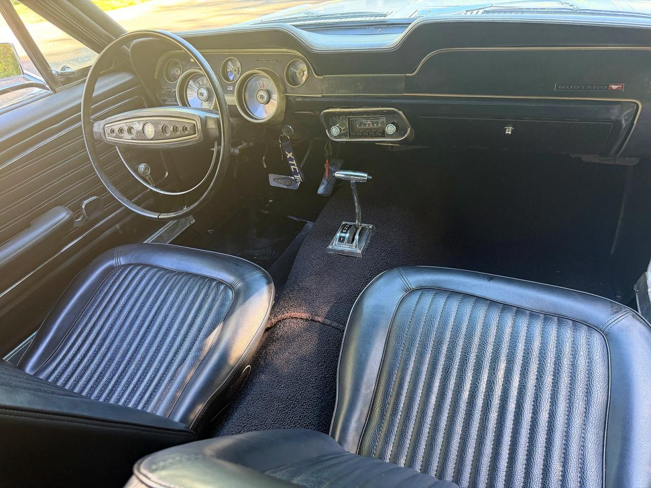 1968 Ford Mustang 2d Two Tone vin: 8R01C108819