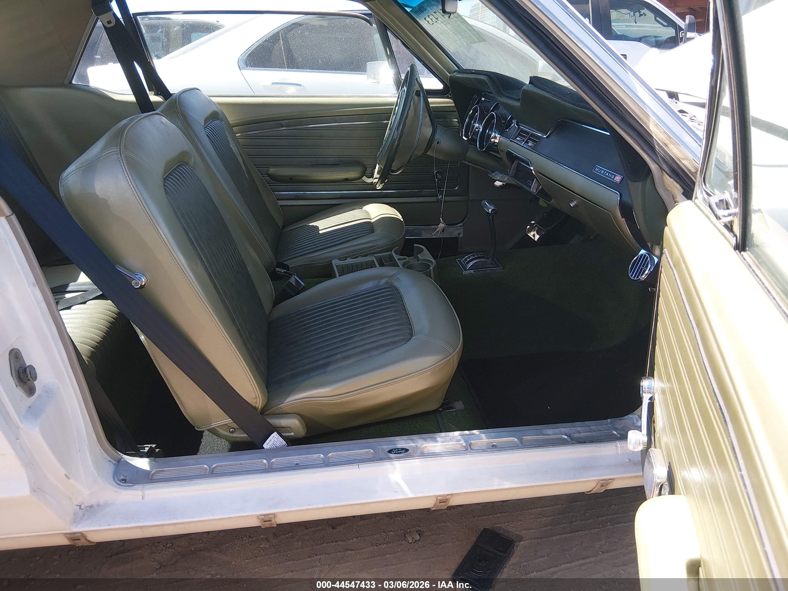 1968 Ford Mustang   Белый vin: 8R01C119376      