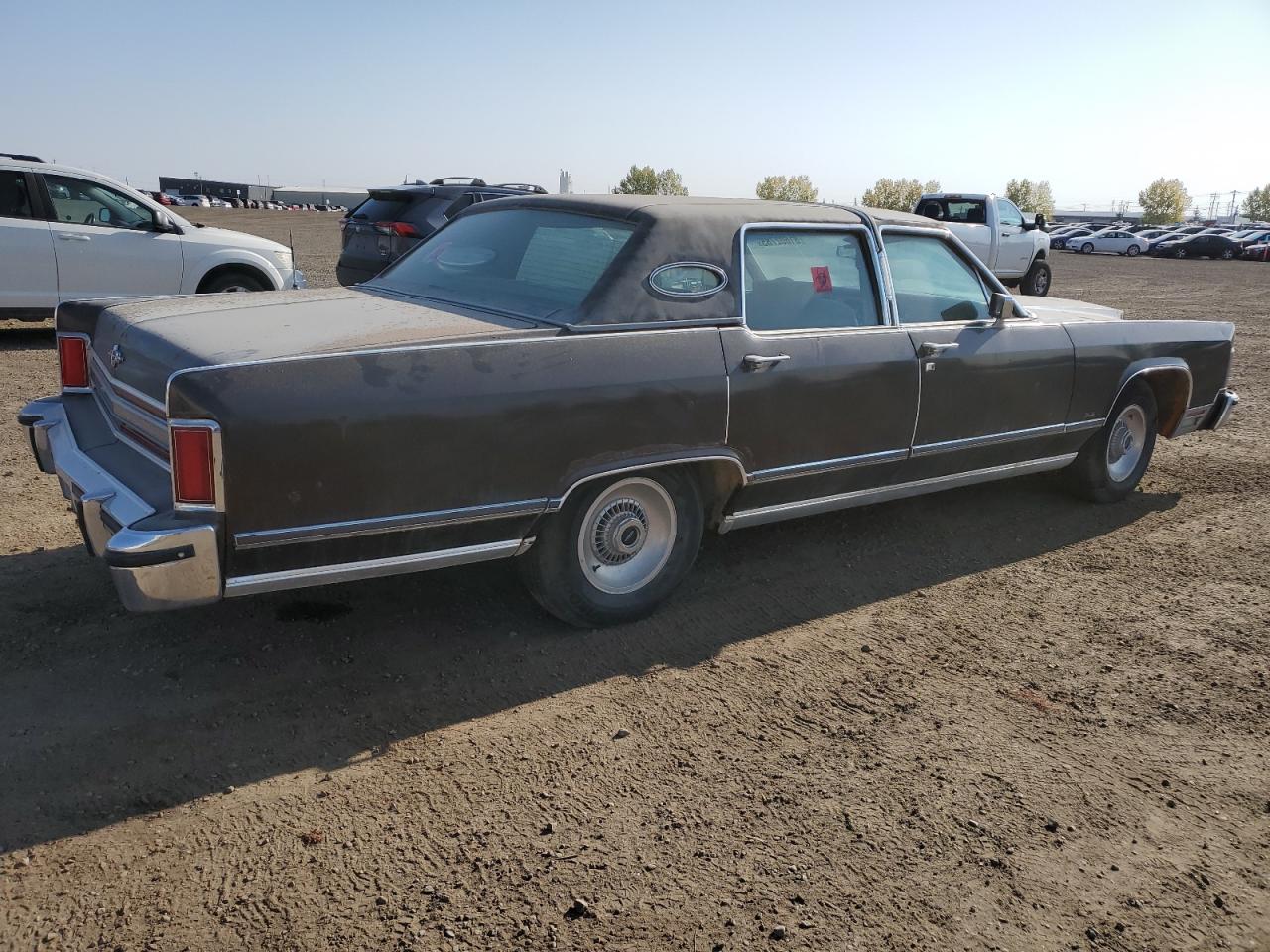 1978 Lincoln Continentl Brown vin: 8Y82A800260