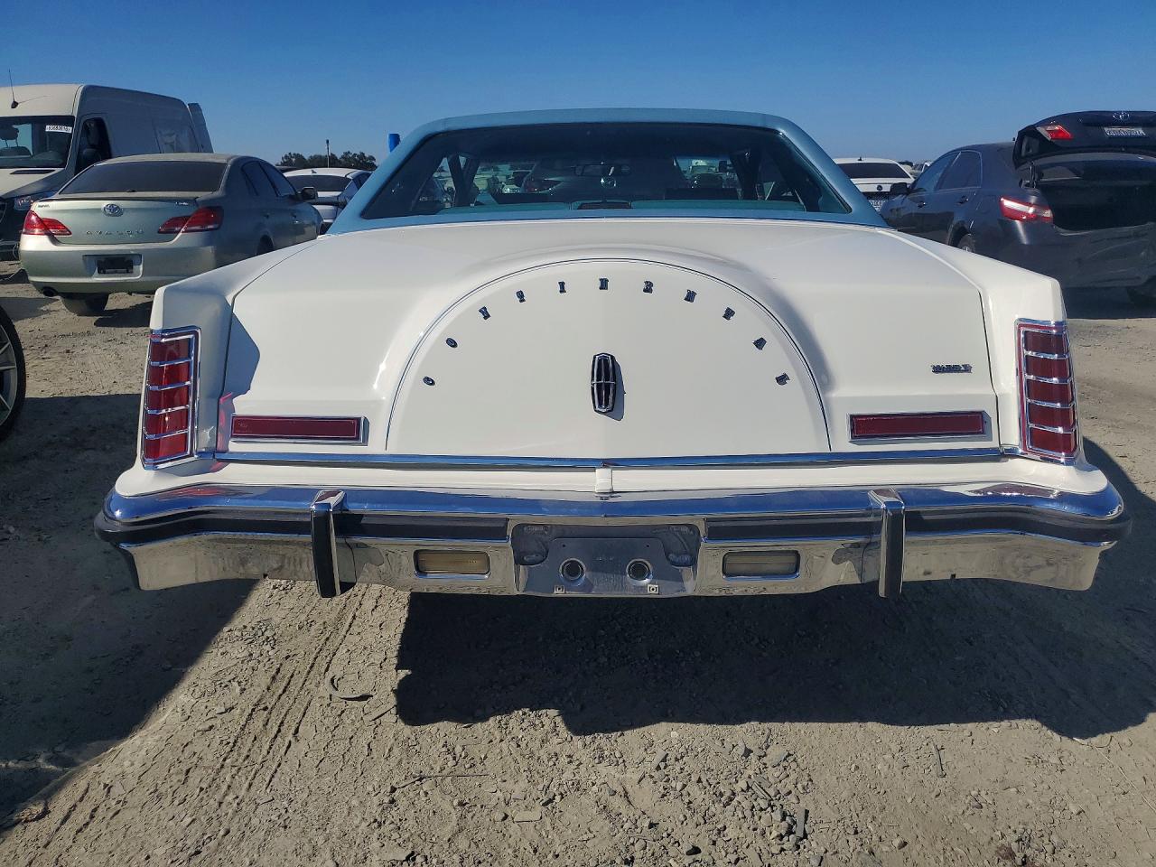 1978 Lincoln Continental Two Tone vin: 8Y89S909460