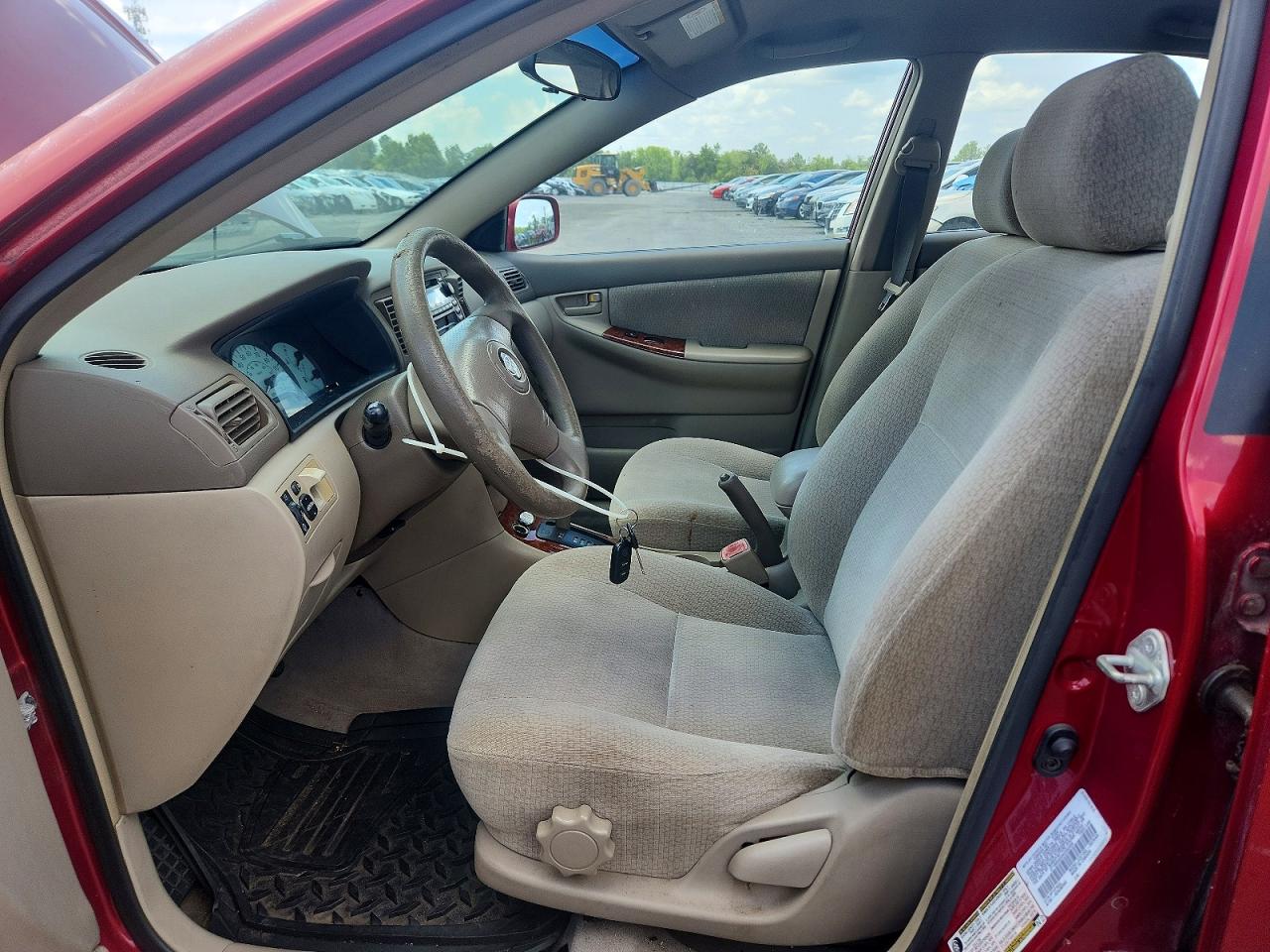 2004 Toyota Corolla Le Red vin: 2T1BR32E64C283458