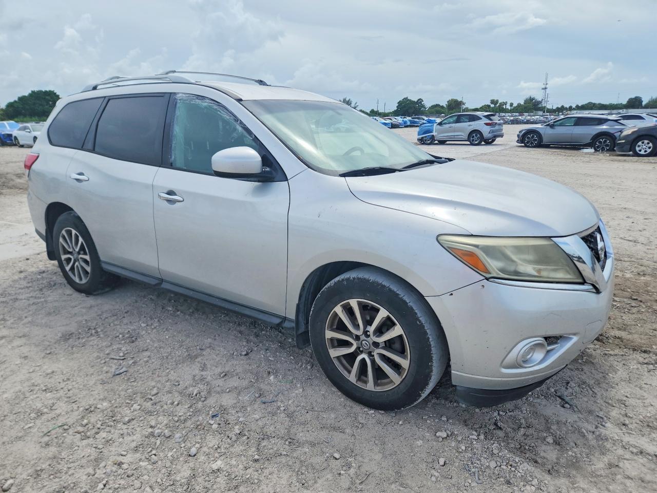 2014 Nissan Pathfinder Sv Серебряный vin: 5N1AR2MMXEC651902