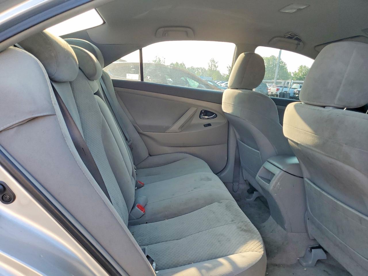 2009 Toyota Camry Le Silver vin: 4T1BE46K29U282301