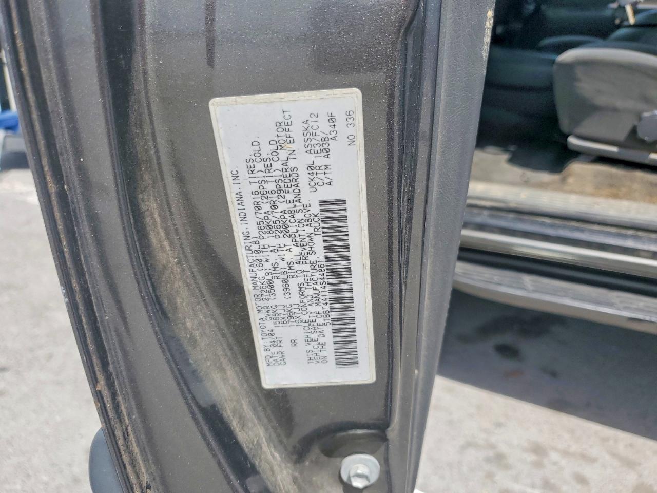 2004 Toyota Tundra Sr5 Gray vin: 5TBBT44114S448611