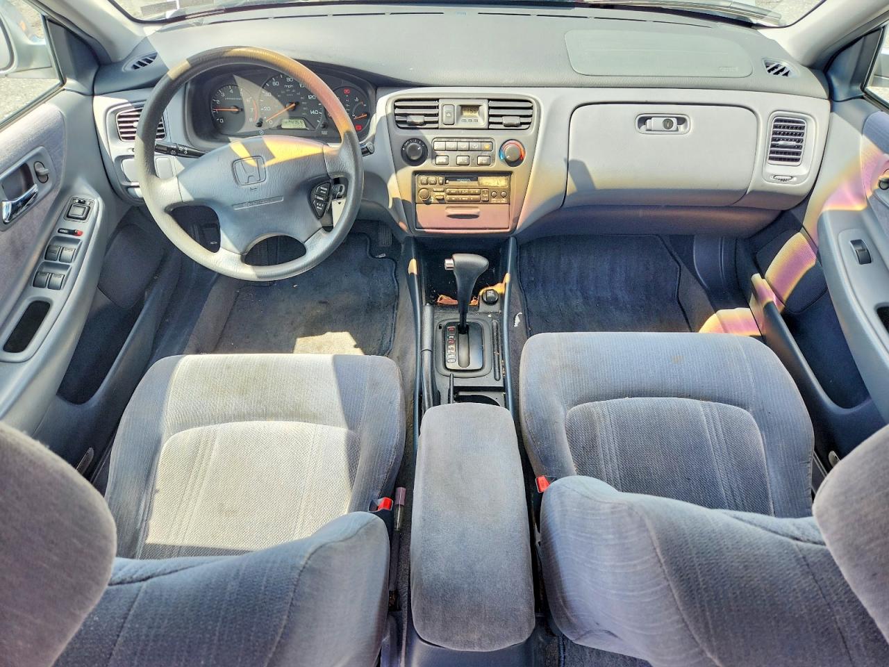 2000 Honda Accord Lx Серый vin: 1HGCG665XYA026109