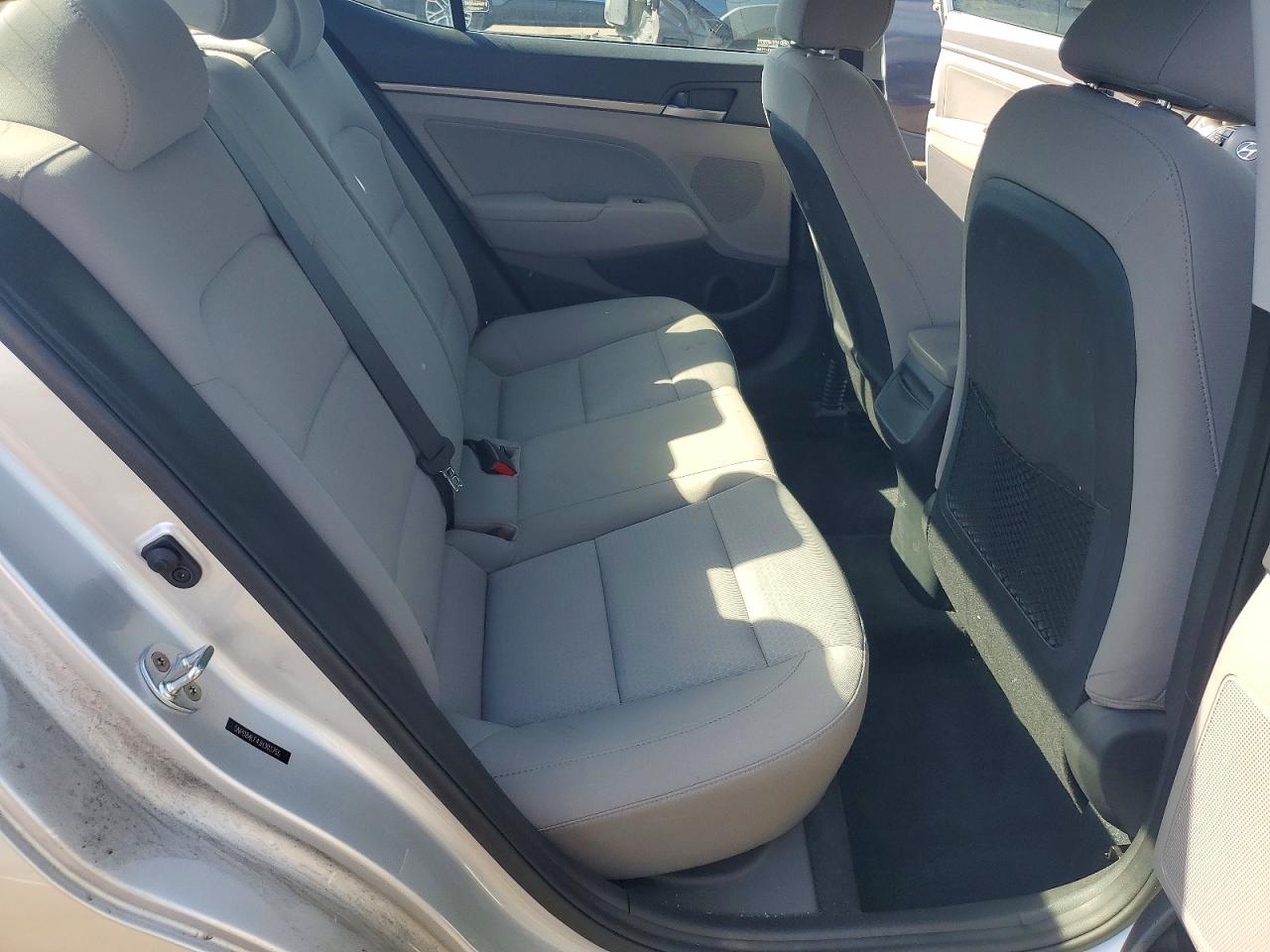 2018 Hyundai Elantra Value Edition Silver vin: 5NPD84LF4JH303756