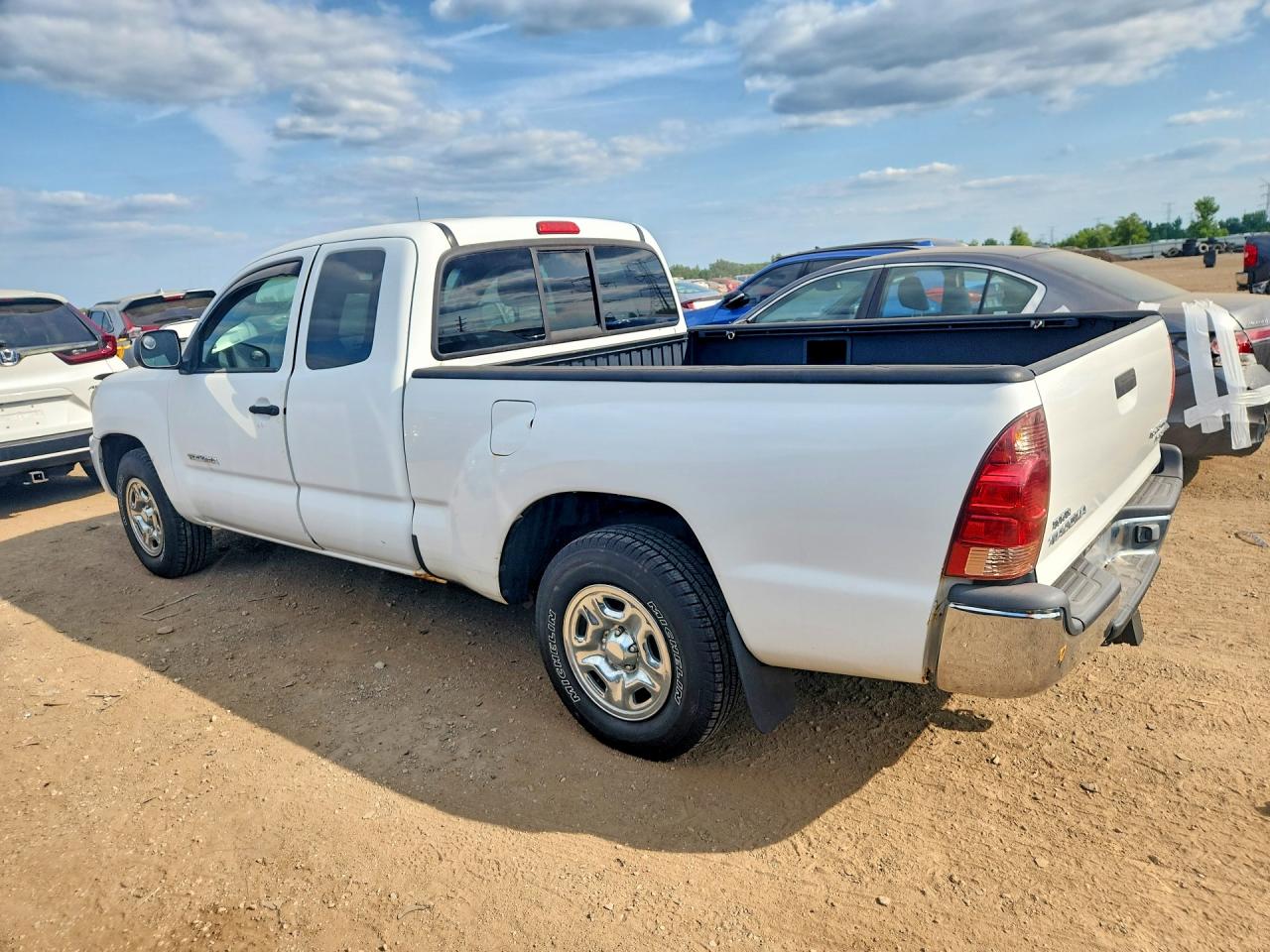2007 Toyota Tacoma Base White vin: 5TETX22N17Z355122